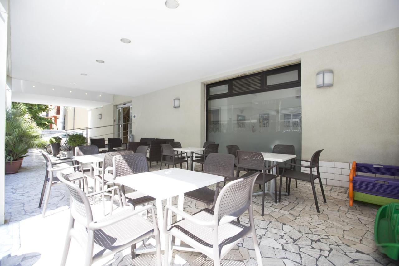 Hotel Rex Rimini Eksteriør bilde