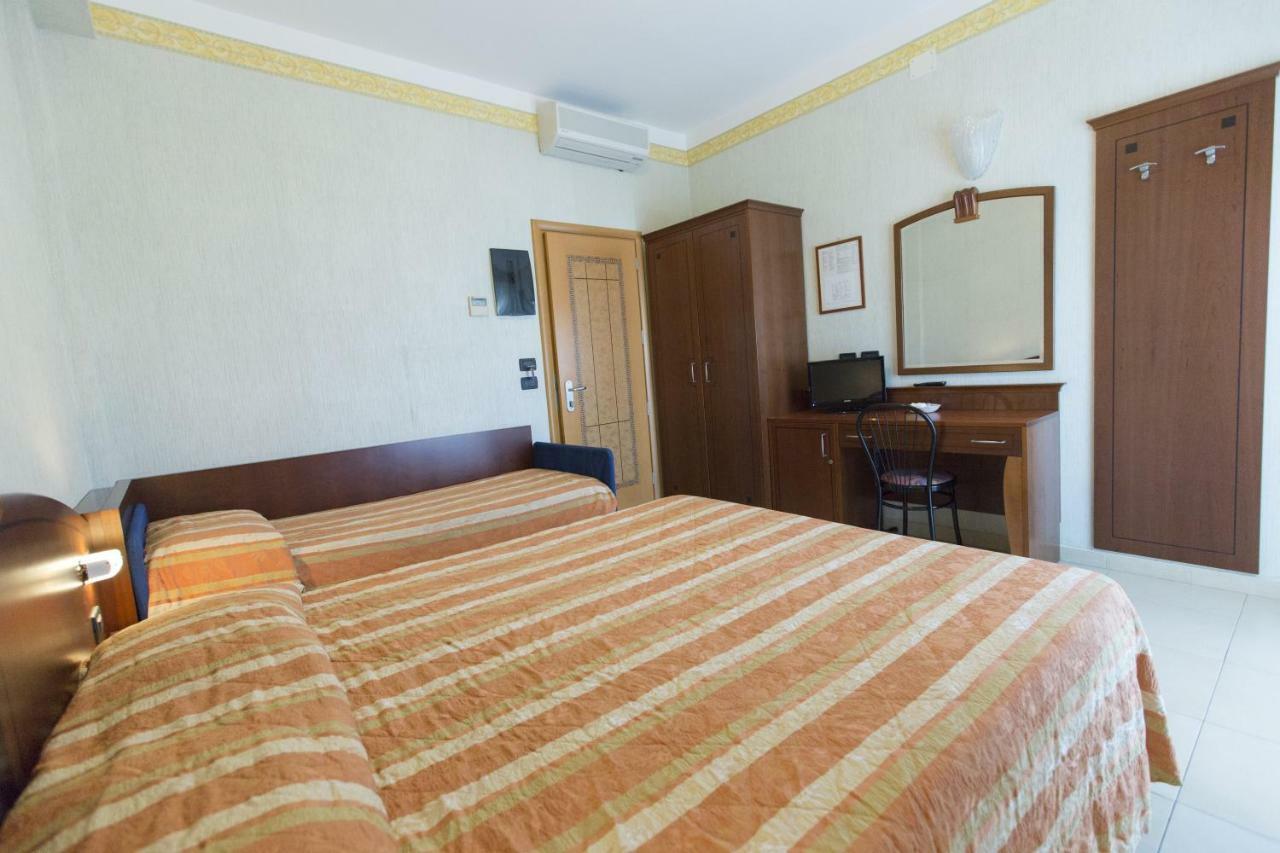 Hotel Rex Rimini Eksteriør bilde